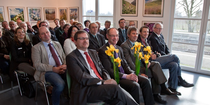 Teilnehmer bei der Eröffnung der neuen Ausstellung 